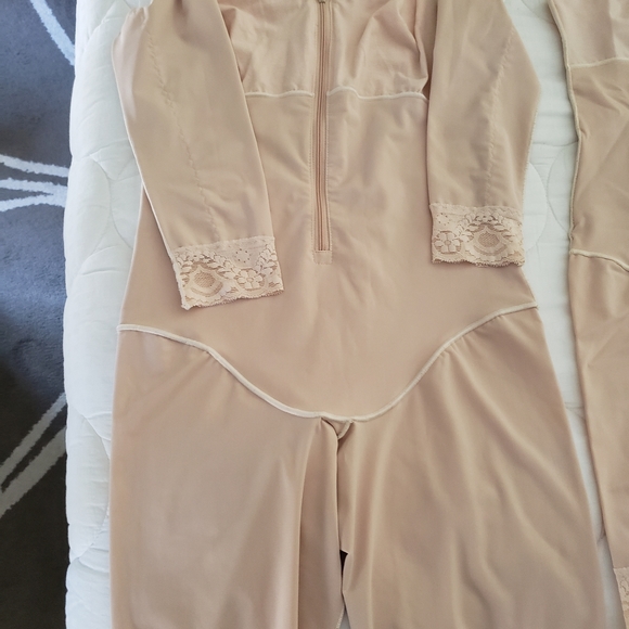 Post surgical compression garments (3) support (2) - Picture 5 of 6